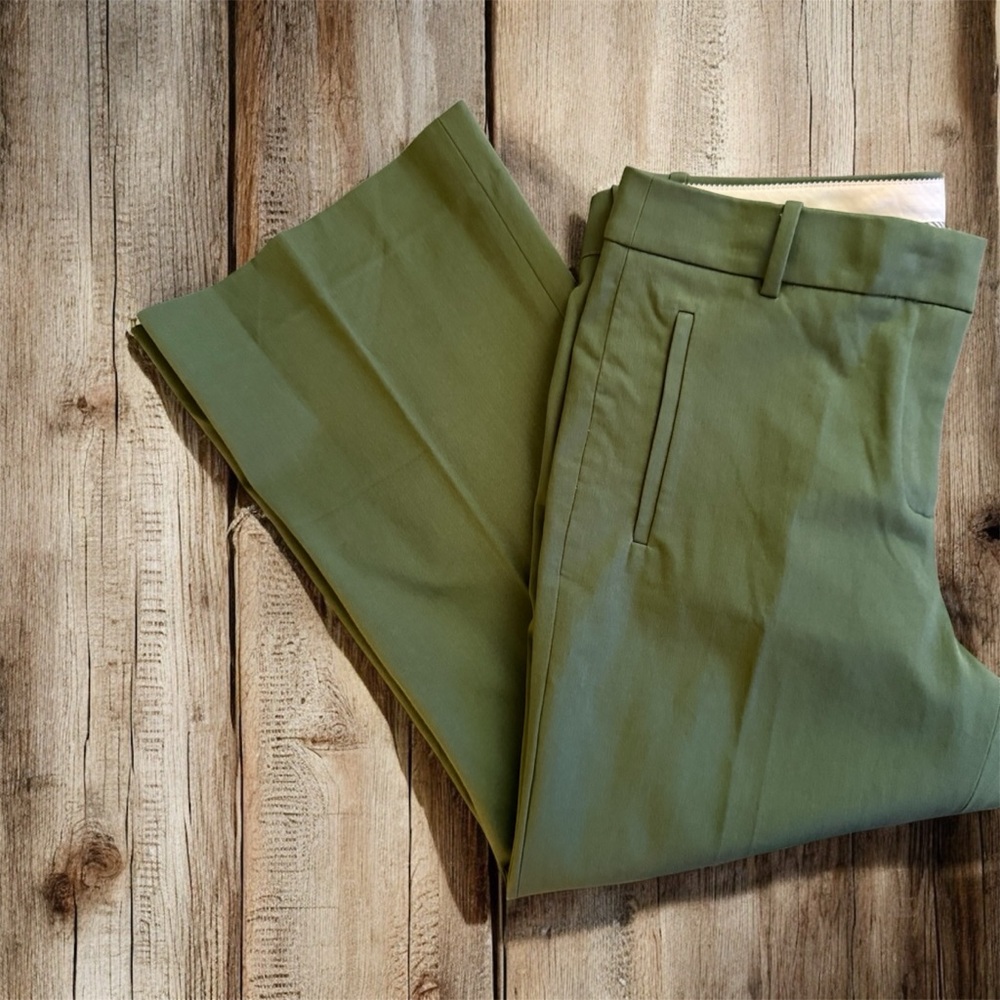 J.CREW Trousers in color pine NWT